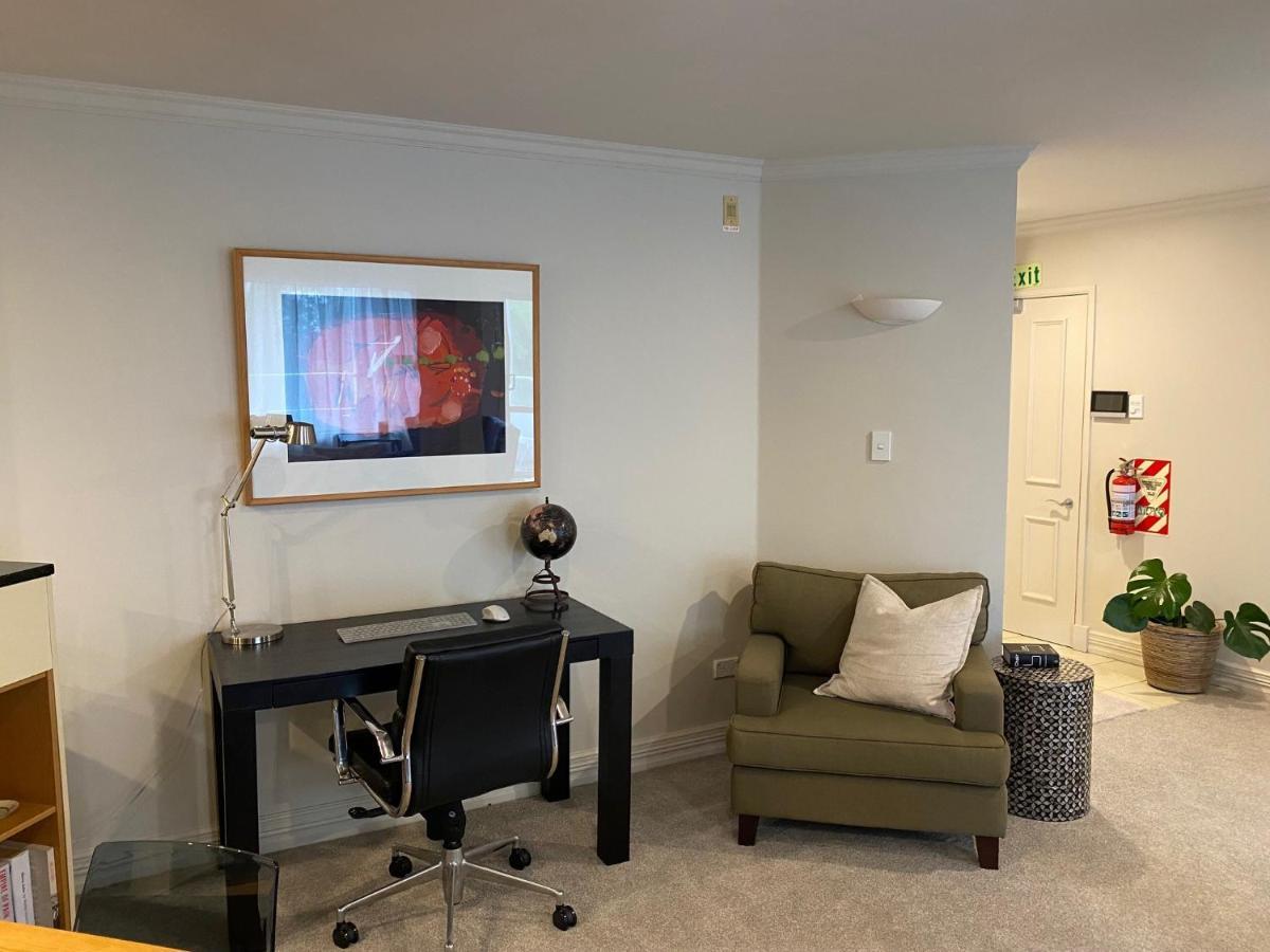 West End Precinct 2 Bedroom Apartment Close To Walkway And Ocean New Plymouth Bagian luar foto
